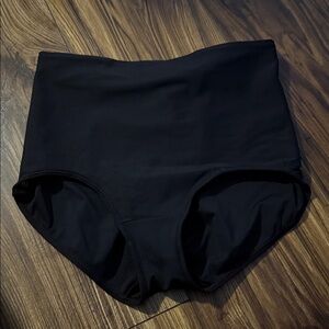 Leonisa PowerSlim Double-Layered Firm Compression Shapewear Shorts